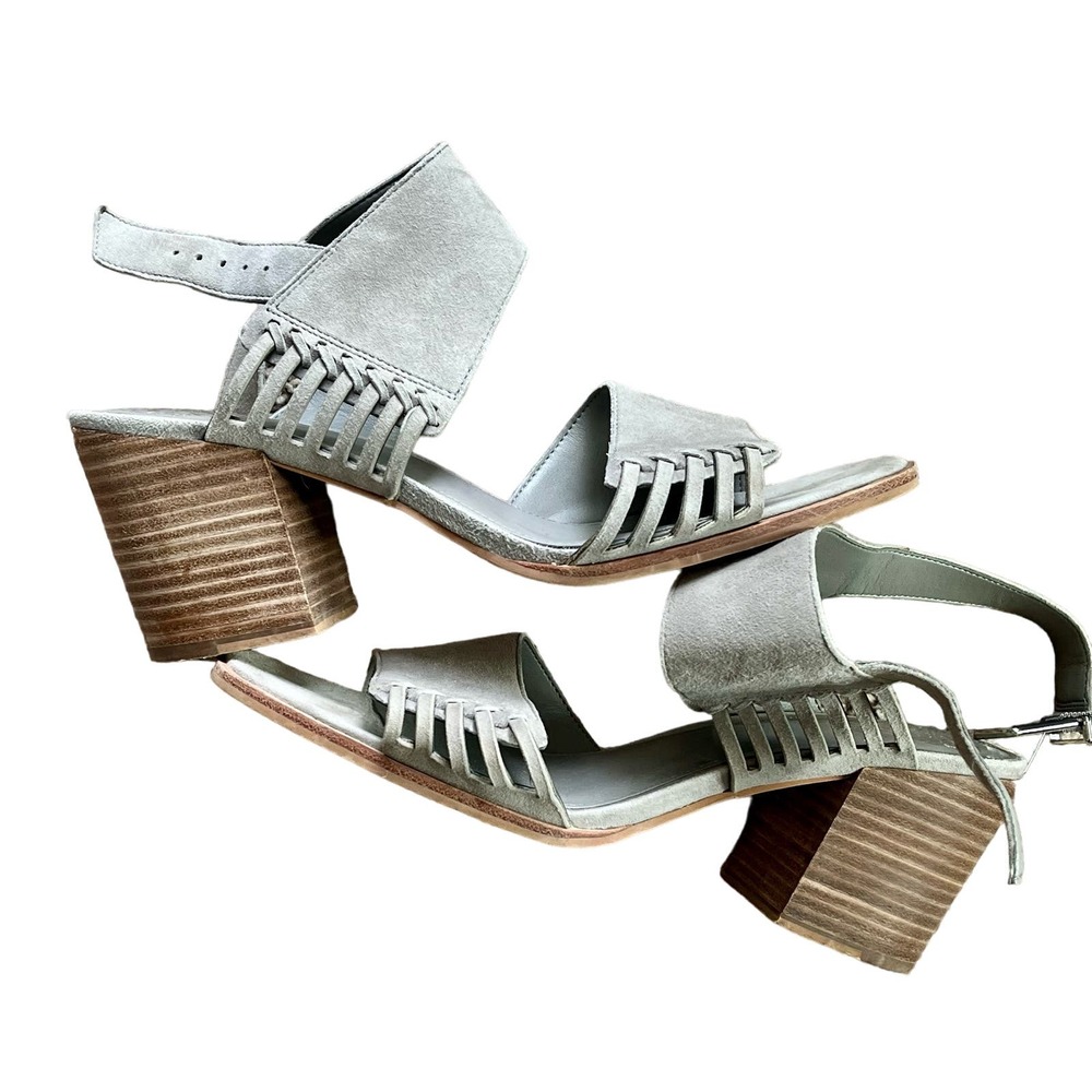 Fabulous Vince Camuto Strappy Gray Chunky 2 1/2” Heel Sandals Size 9 1/2